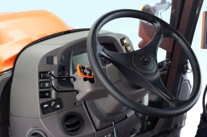 M6002_Studio_steering-Wheel-2